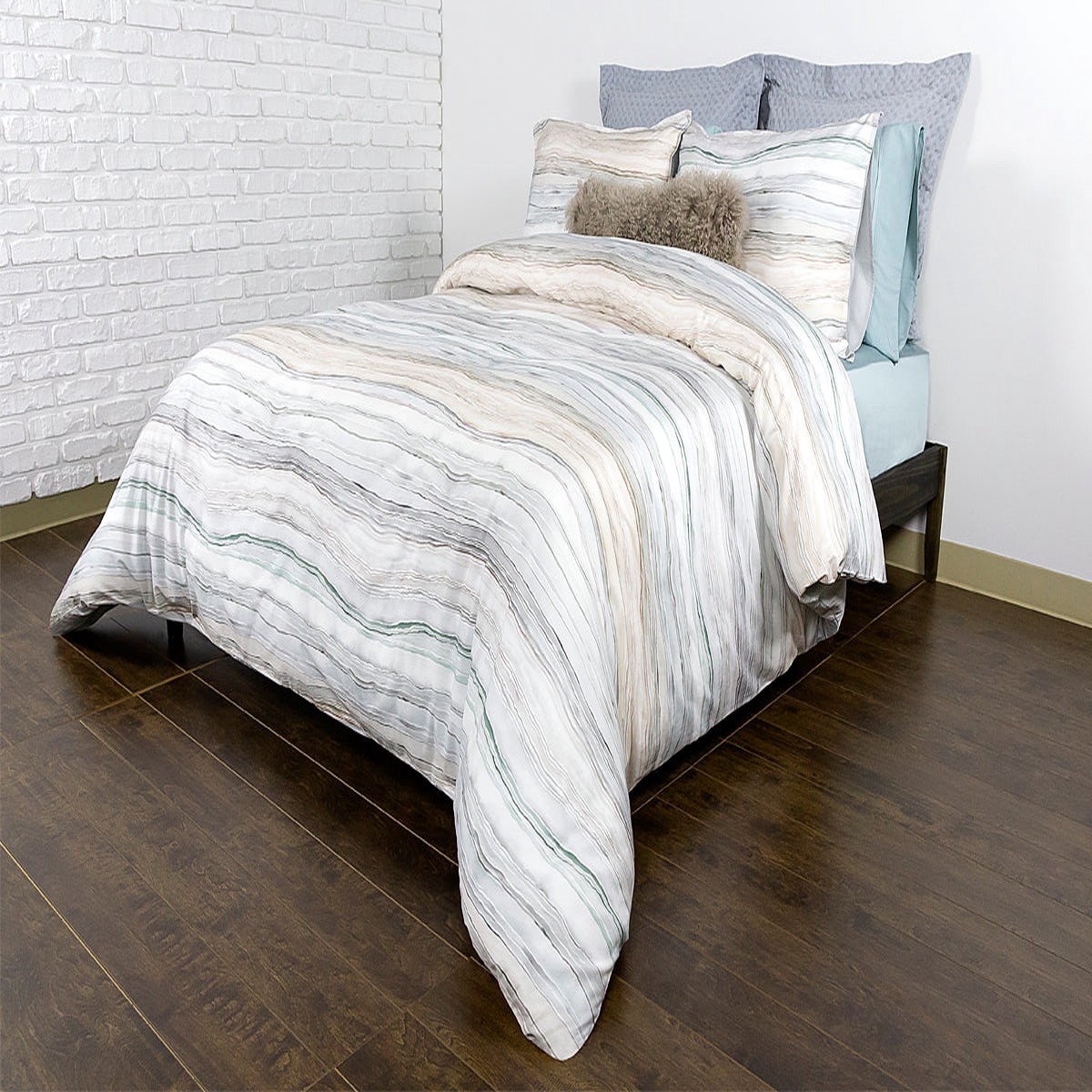 Duvet Cover & Shams Set – Eron