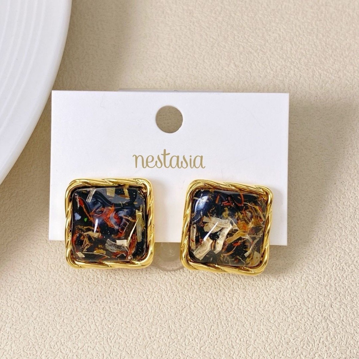 Quiet Twist Stud Earrings Black