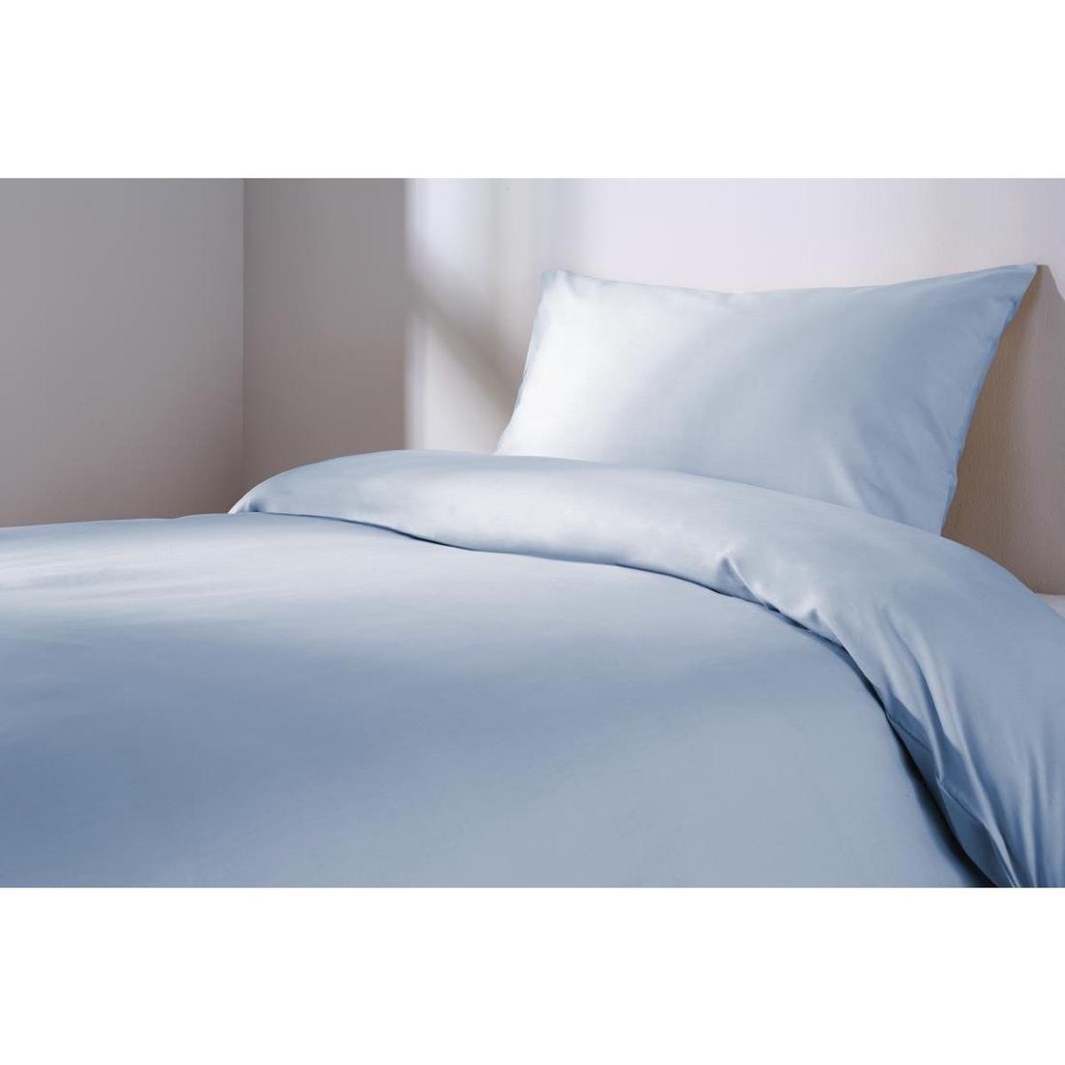Mitre Essentials Spectrum Kick Pleat Valance Blue Metric Single – GU159
