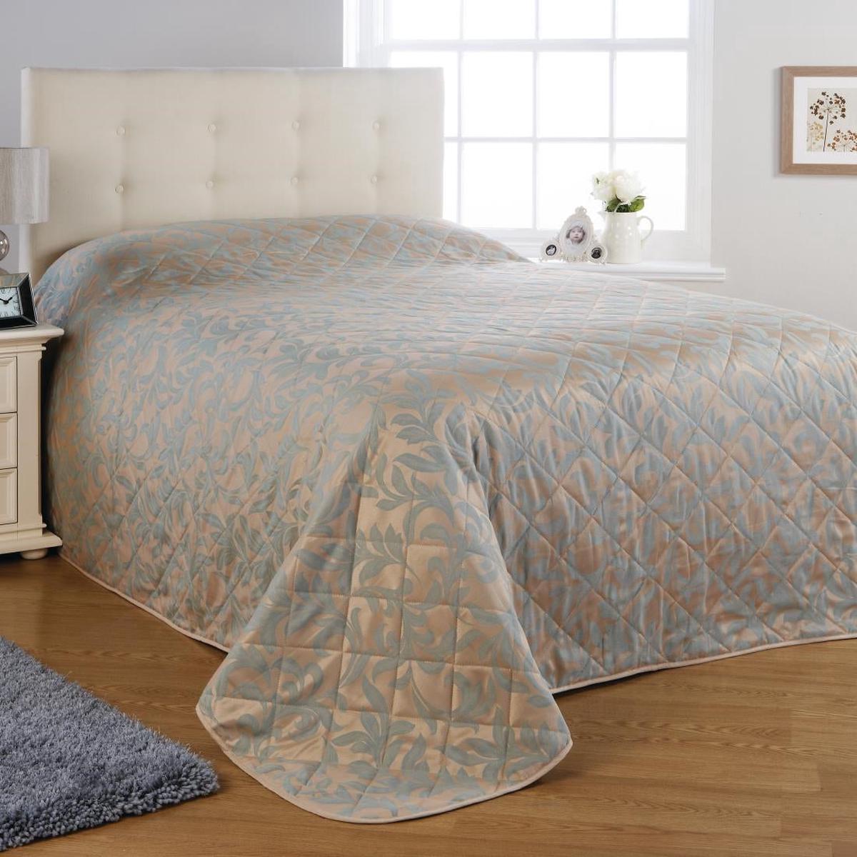 Mitre Essentials Kensington Bedspread Duck Egg Single – GW226