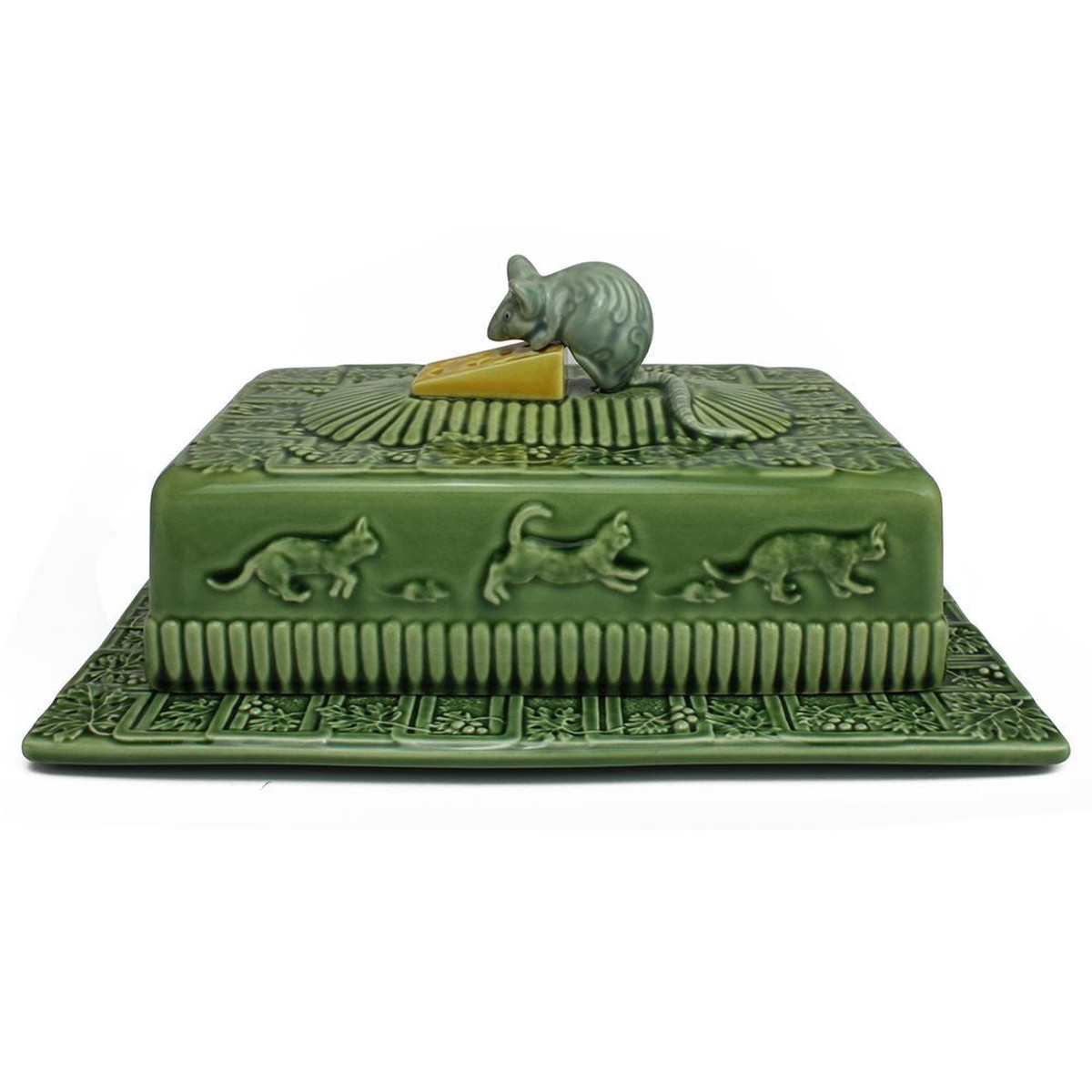 Bordallo Pinheiro Cheese Plate with Lid